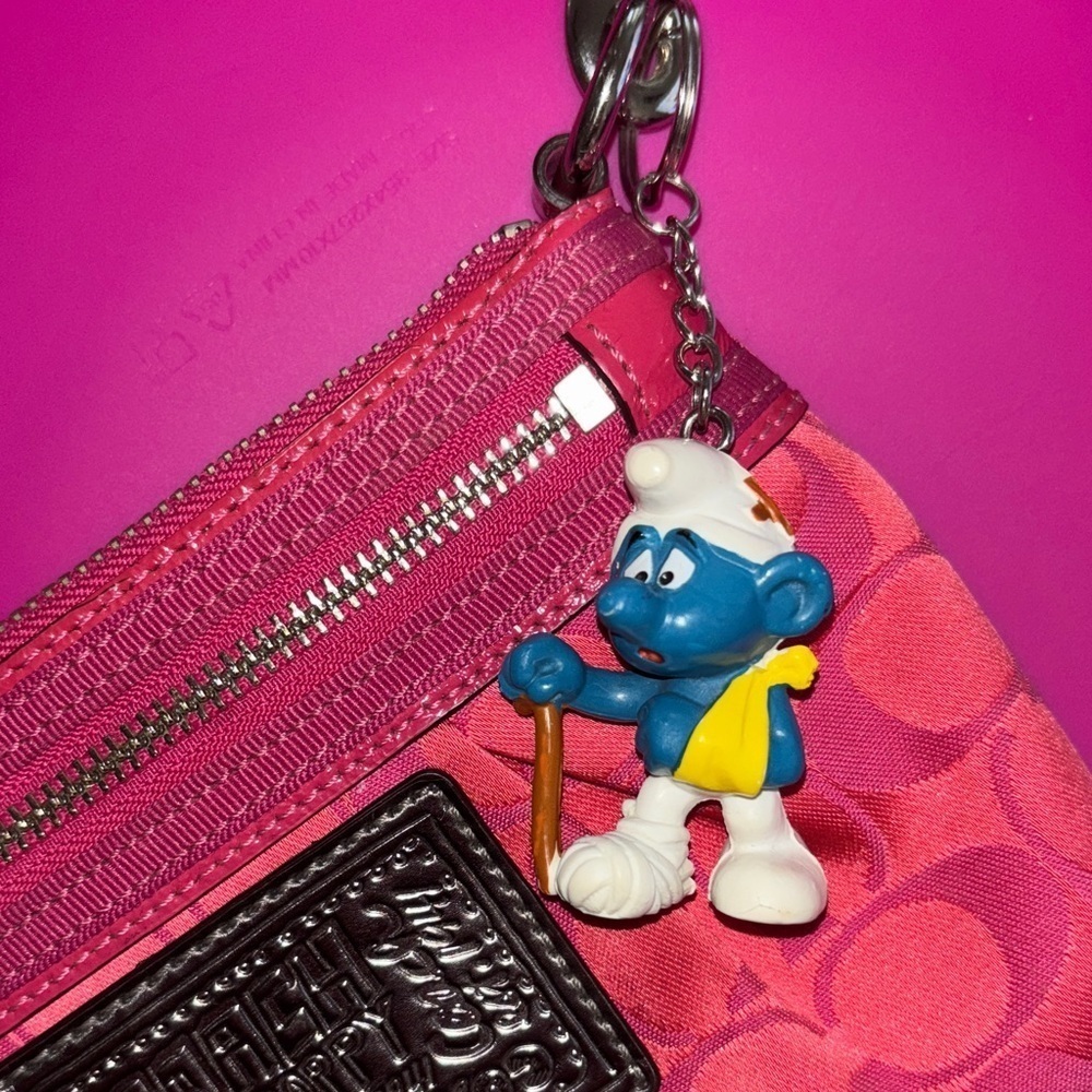 Vintage Smurf Keychain – Classic Cartoon Collectible